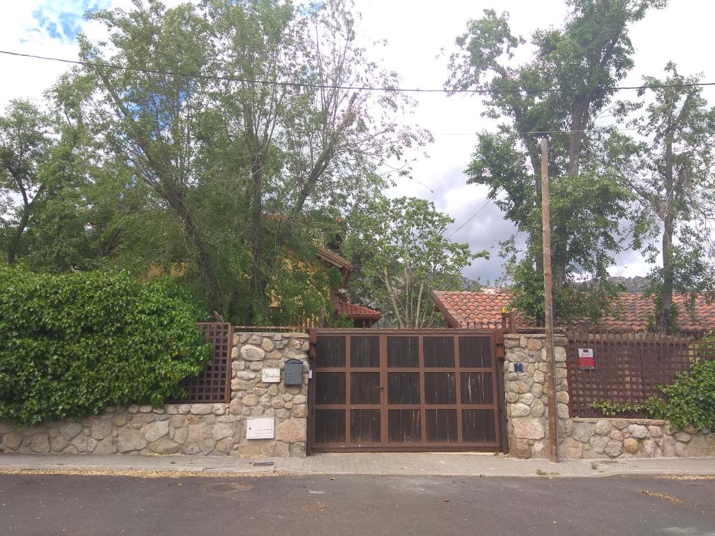 Fotografie z fotogalerie ubytování Acogedora casa rural en la sierra de Madrid v destinaci Mataelpino