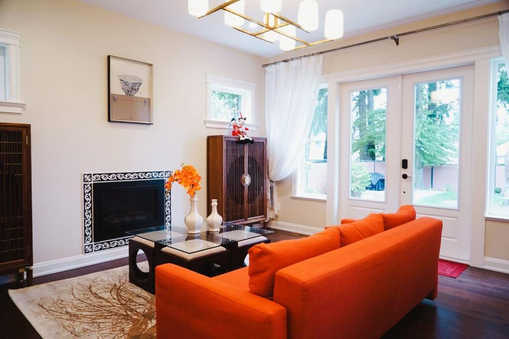 Luxury Loft style one bedroom vocational home in Beautiful Gordon Head