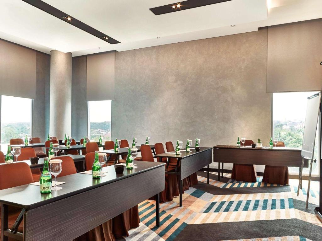 Posezení v ubytování Novotel Karawang