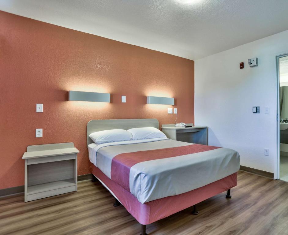 Postel nebo postele na pokoji v ubytování Motel 6-Flagstaff, AZ - Butler