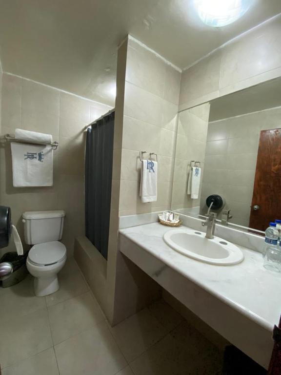 Koupelna v ubytování Hotel Real de La Barca