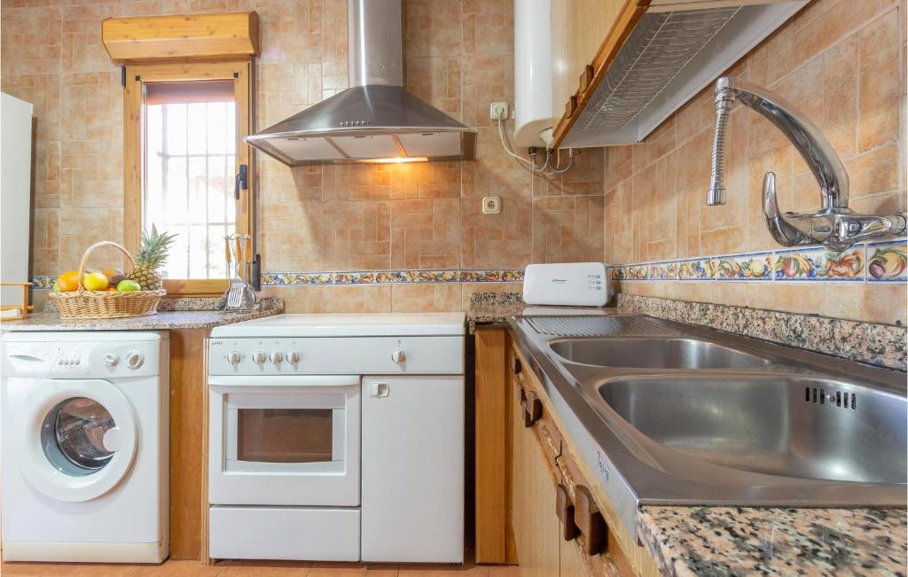 Kuchyňa alebo kuchynka v ubytovaní Pet Friendly Home In Padul