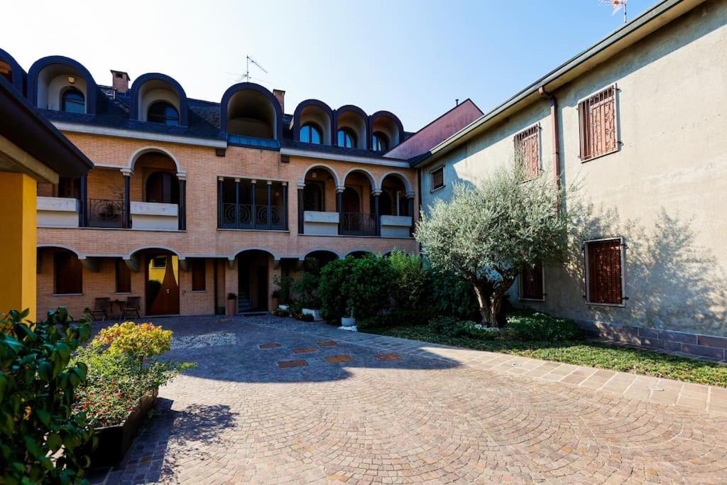 Zdjęcie z galerii obiektu Prestigioso appartamento di 70mq vicino Milano w mieście Legnano