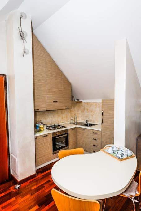 Zdjęcie z galerii obiektu Prestigioso appartamento di 70mq vicino Milano w mieście Legnano