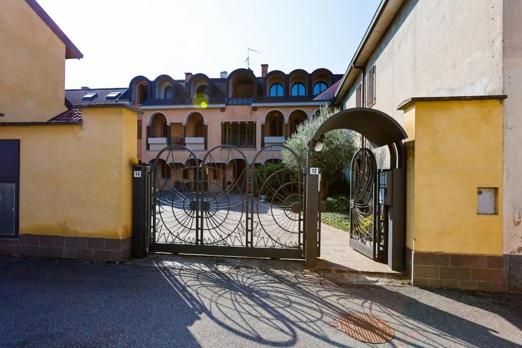 Zdjęcie z galerii obiektu Prestigioso appartamento di 70mq vicino Milano w mieście Legnano