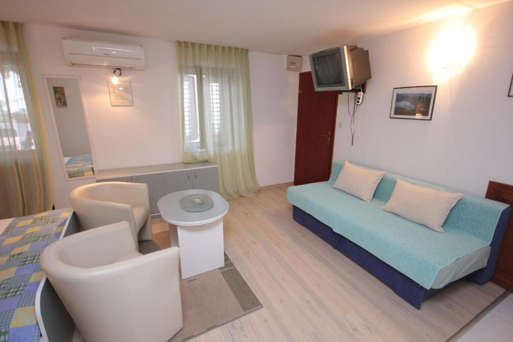 Posedenie v ubytovaní Apartments with parking spaces Vis - 2476
