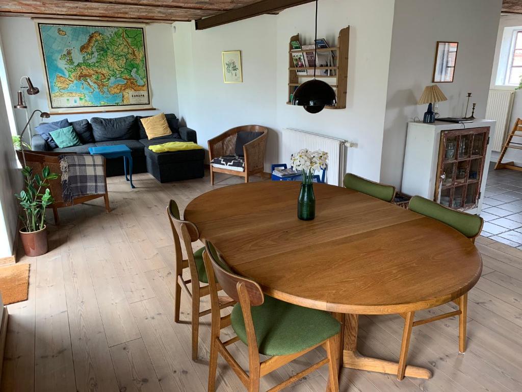 Posezení v ubytování Sdr Grønkær Feriehus - holiday house