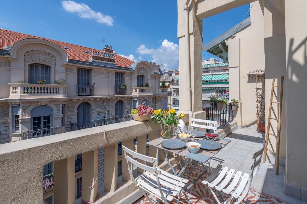 Heart of Nice, Authentic Niçois charm, terrace