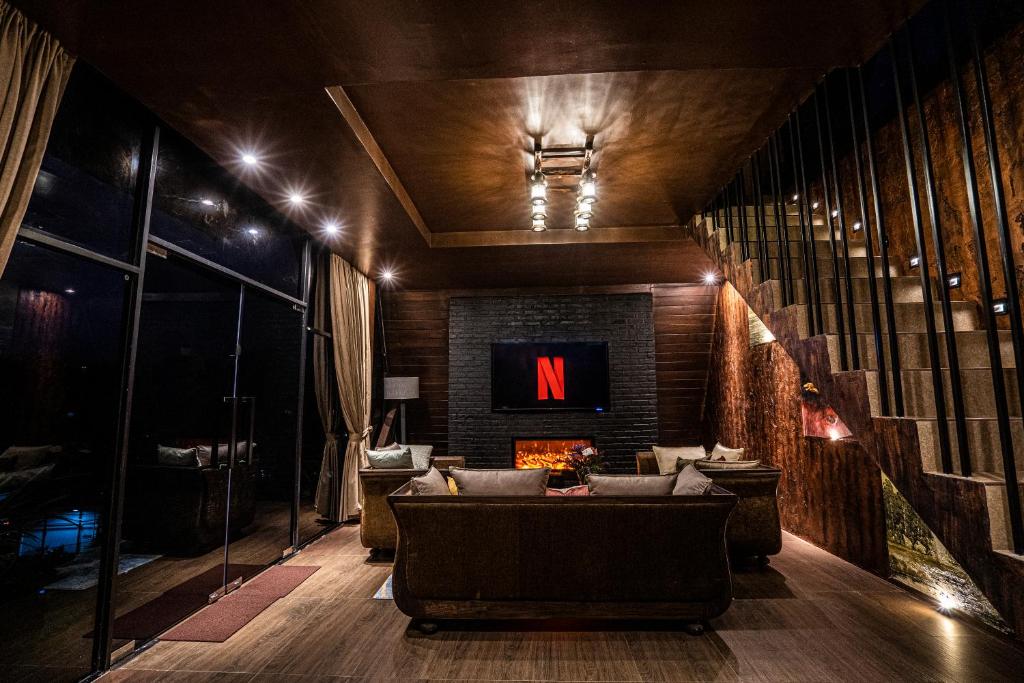 The Edgware Cabana - 14