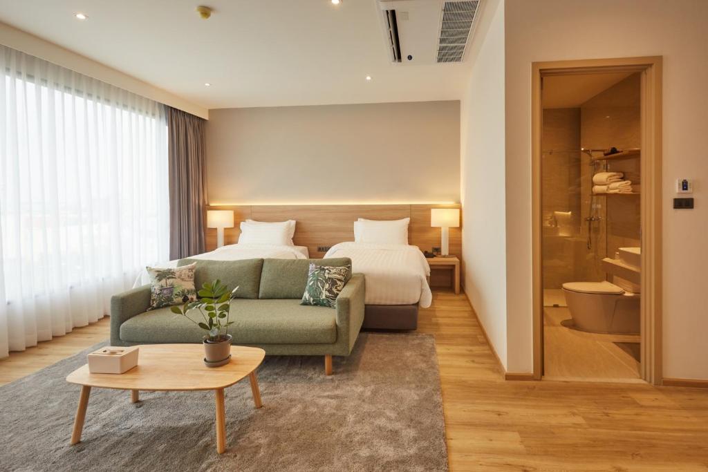 Posezení v ubytování Centara Life Wisma Hotel Ratchaburi