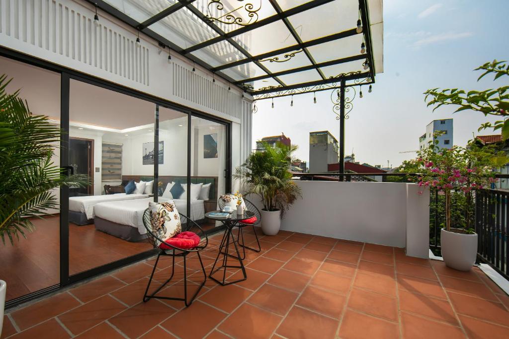 Balkón nebo terasa v ubytování Hanoi Vacanza Premier Hotel