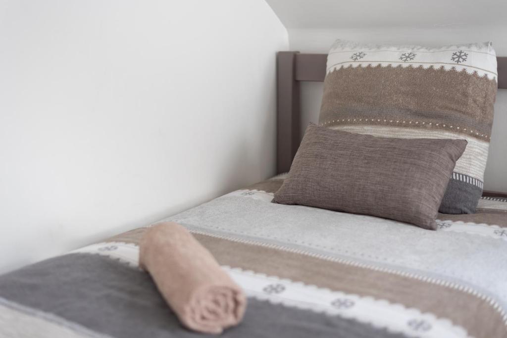 Private & Comfortable Apartments - Apartamento De Madera Natural