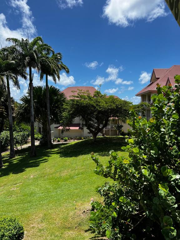 Zahrada ubytování BEAU STUDIO RENOVE AU SEIN D'UN MAGNIFIQUE COMPLEXE HOTELIER