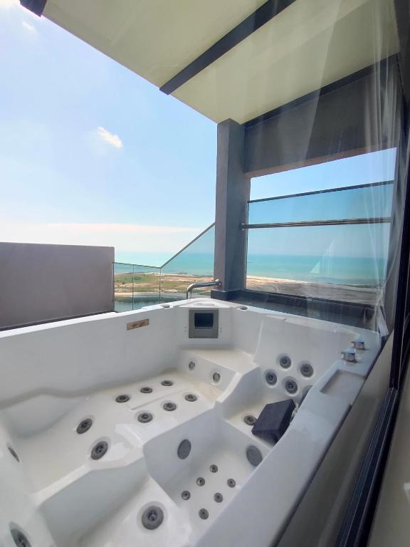 Imperio Homestay Private Bathtub-FreeParking & Wifi - Penthouse Seaview Apartment Mit Jacuzzi