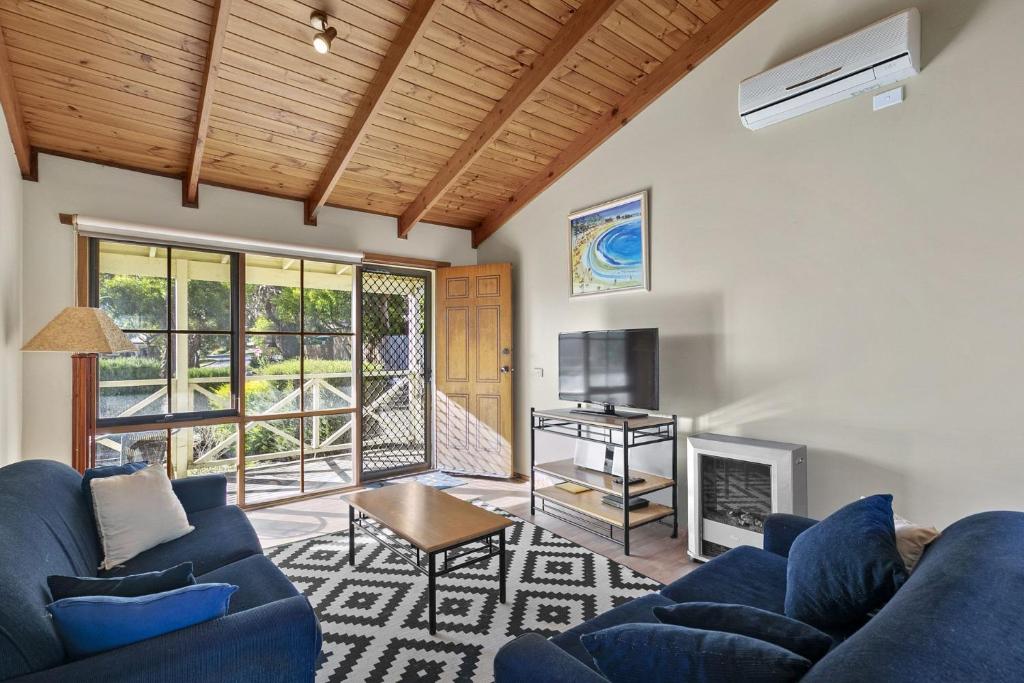 Μια τηλεόραση ή/και κέντρο ψυχαγωγίας στο Mcrorie Rest