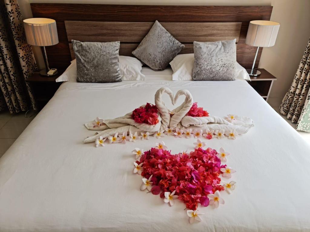 Northern Pearl Luxury Apartments - 12