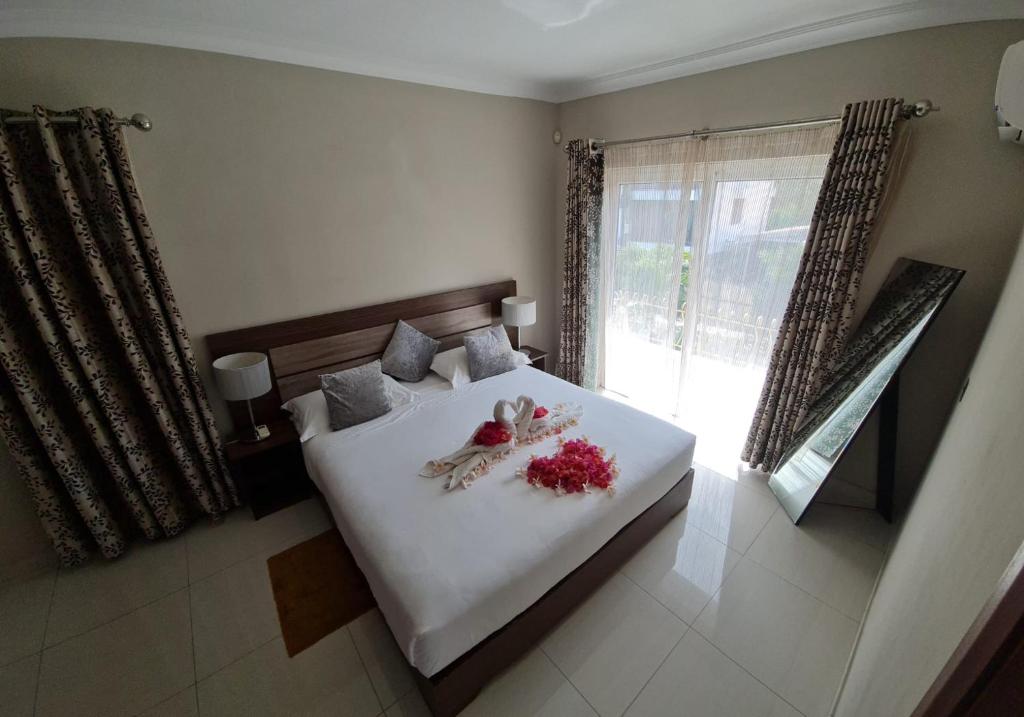 Northern Pearl Luxury Apartments - 10