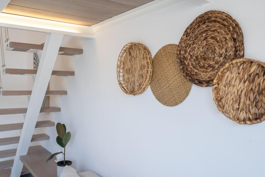 Fotografie z fotogalerie ubytování Charming Loft with Spacious Terrace in JVC v Dubaji