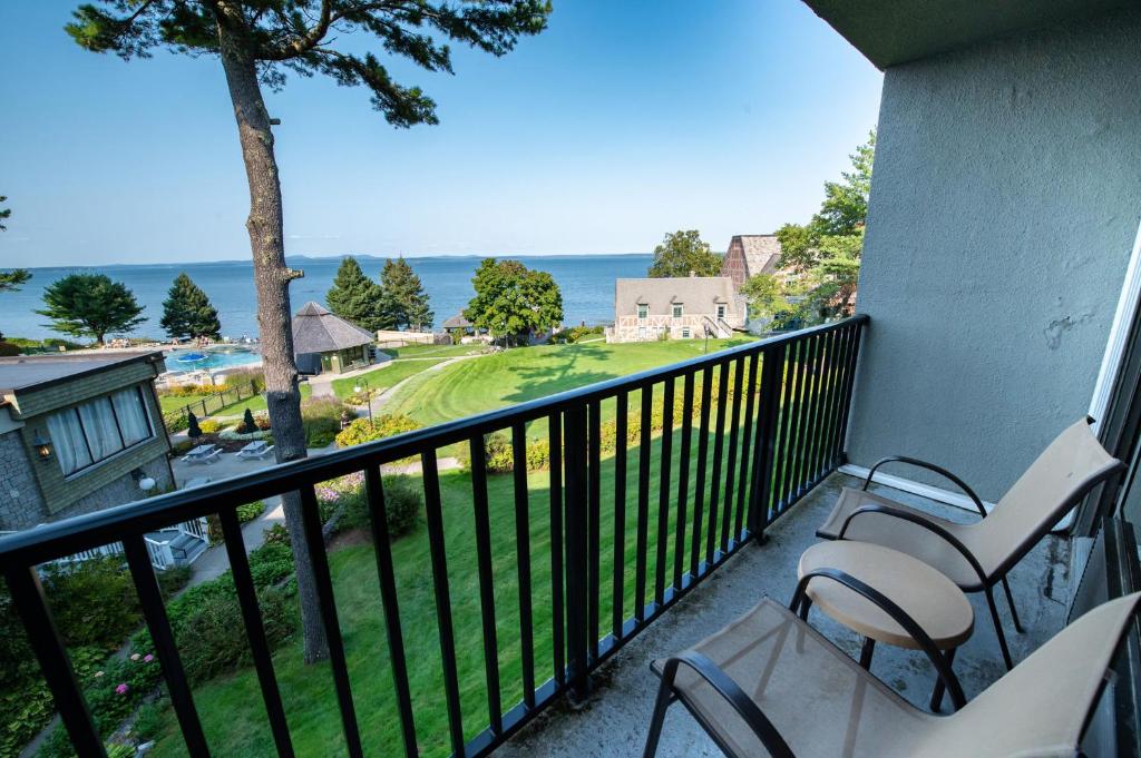 Holiday Inn Bar Harbor Regency Hotel, an IHG Hotel - Chambre Queen Premium Avec Deux Lits Queen - Ocean View