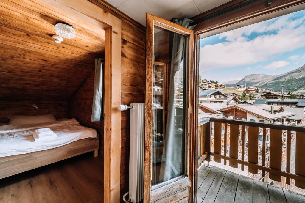 Nespecifikovaný výhled na hory nebo výhled na hory při pohledu z hotelu