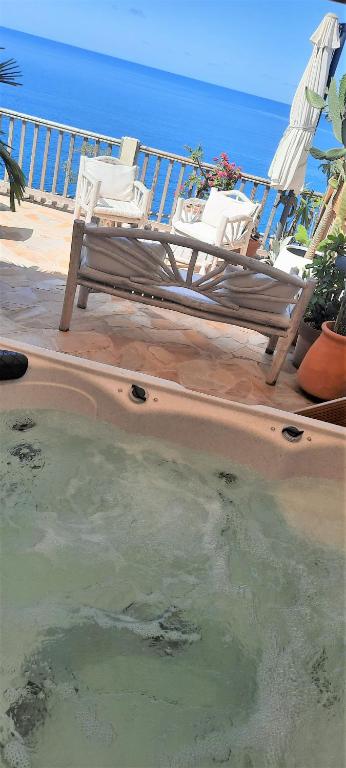 Příroda nedaleko aparthotelu
