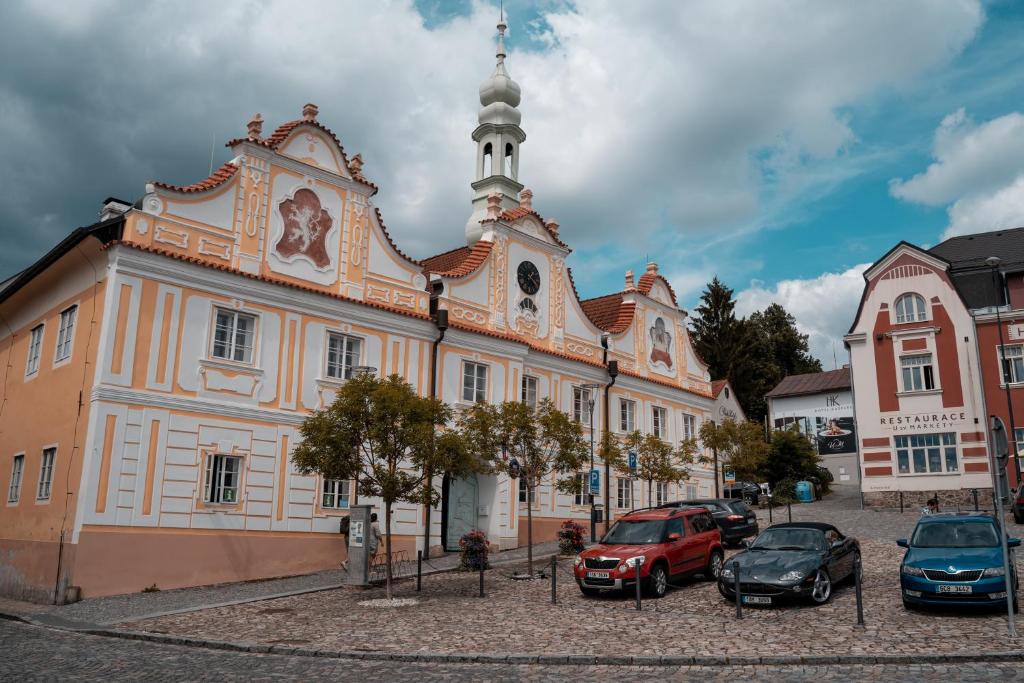 Budynek, w którym mieści się apartament