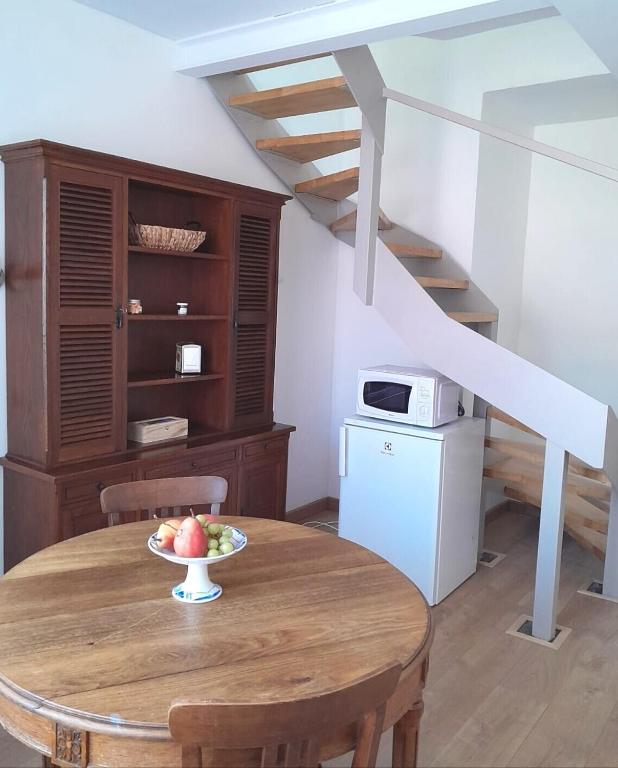 Una cocina o cocineta en La pause sous le pin B&B Chambres d'hôtes