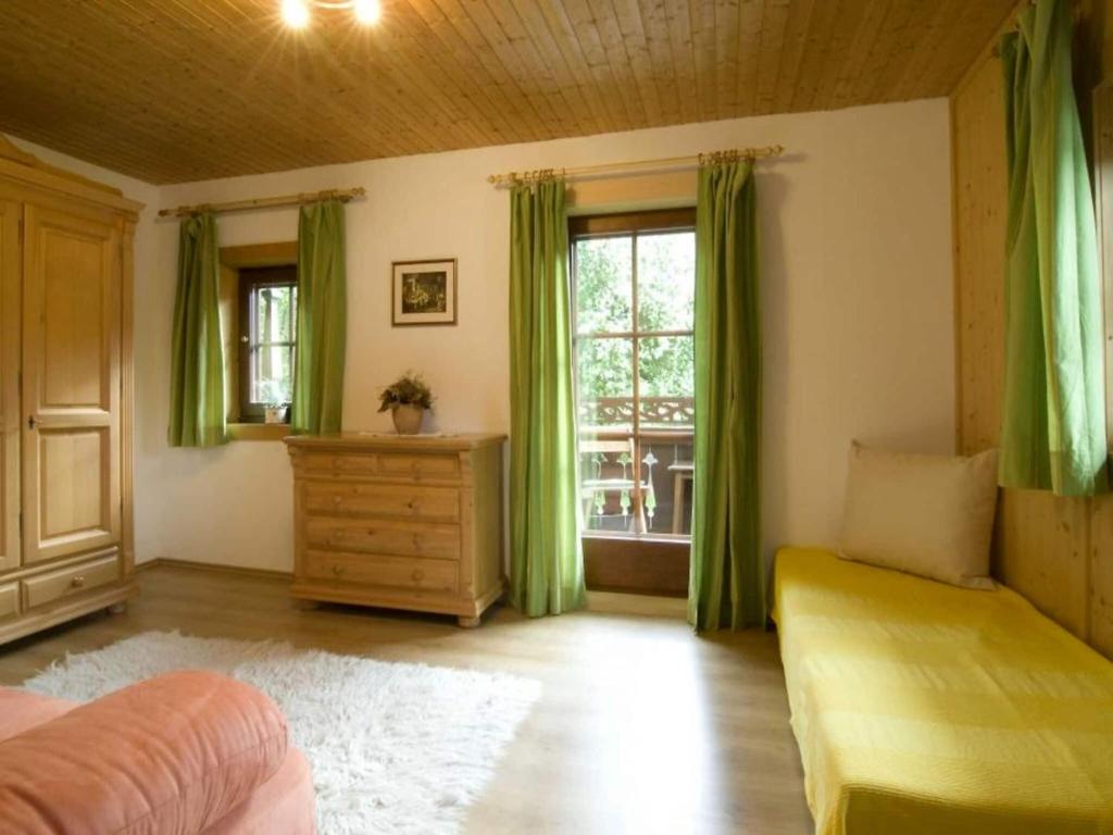 Posedenie v ubytovaní Apartment in Top Location in Fügen with Balcony