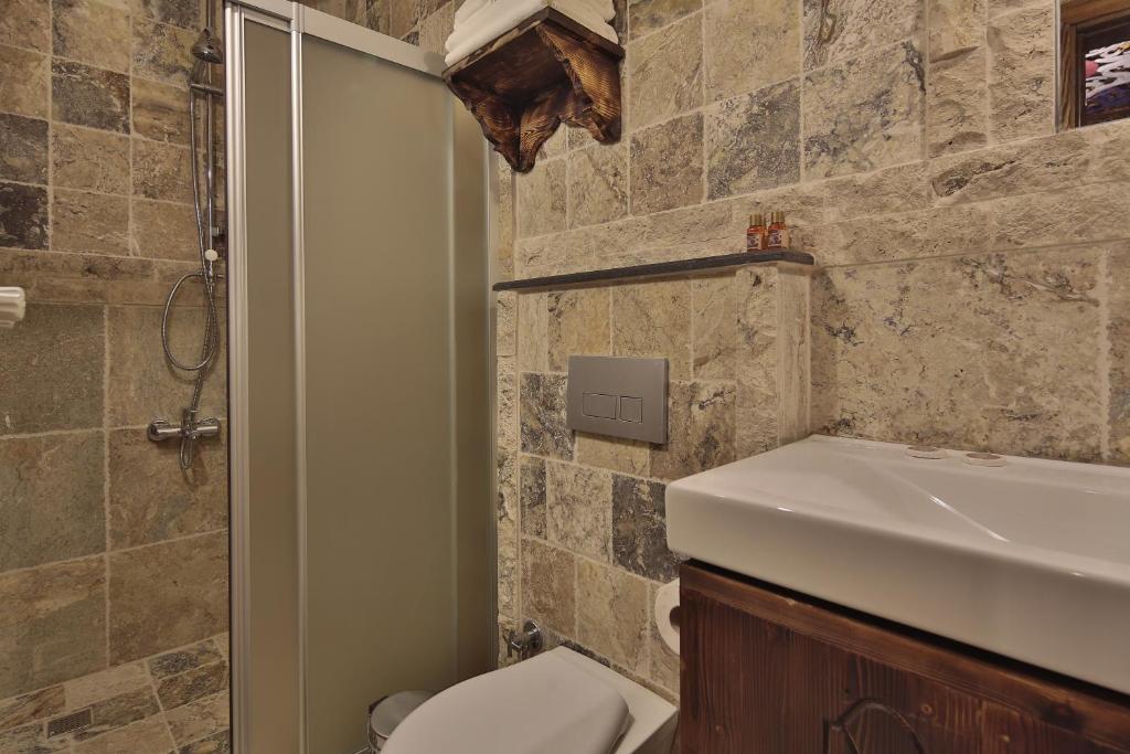 Old Town Stone House - 16