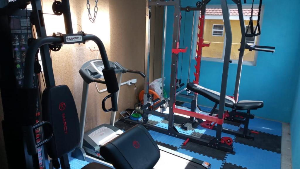 Fitness centrum a/nebo fitness zařízení v ubytování PARADISE VILLa SLEEP 6 PRIVATE POOL