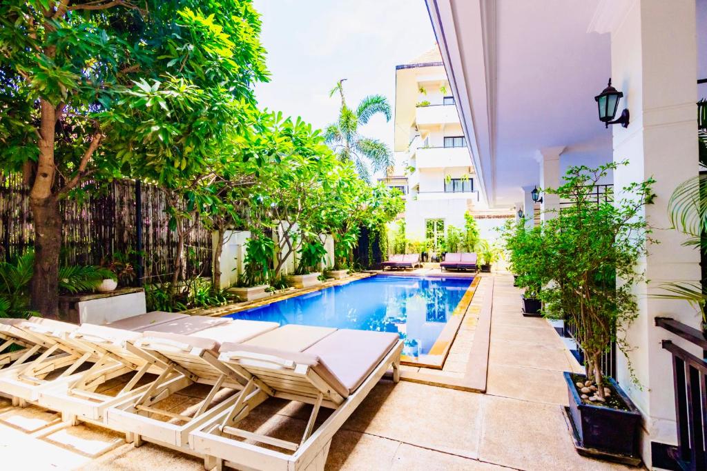 Bazén v ubytování Rithy Rine Angkor Residence nebo v jeho okolí