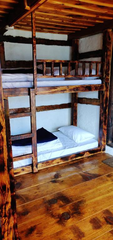 Postel nebo postele na pokoji v ubytování Parvatis Lap Luxury Hostel & Camps