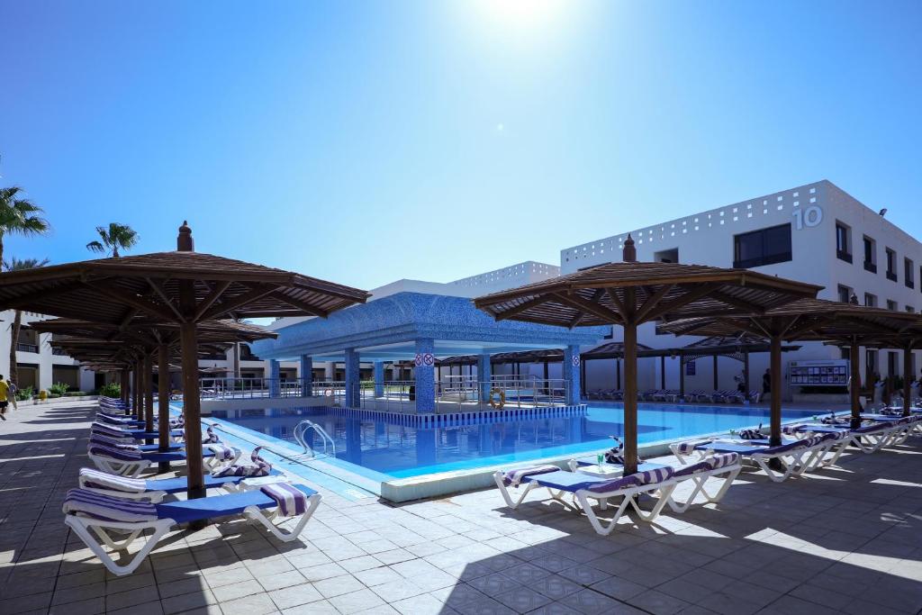 Bazén v ubytování Blend Club Aqua Resort nebo v jeho okolí