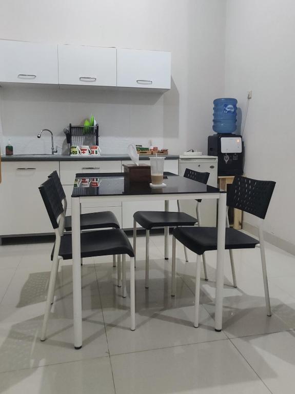 Kuchyň nebo kuchyňský kout v ubytování Choko Homestay