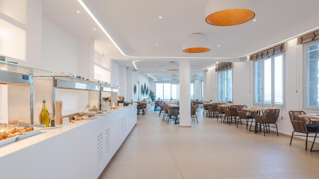 Manoula's Beach Mykonos Resort - 7