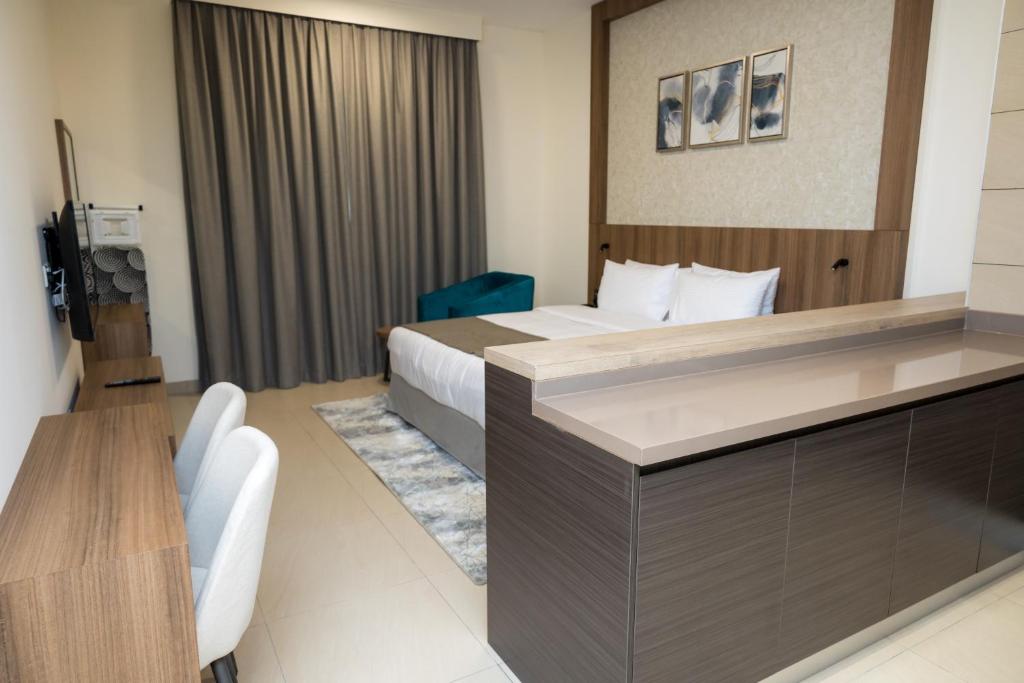 Azur Regency Hotel Apartments - Superior Apartment