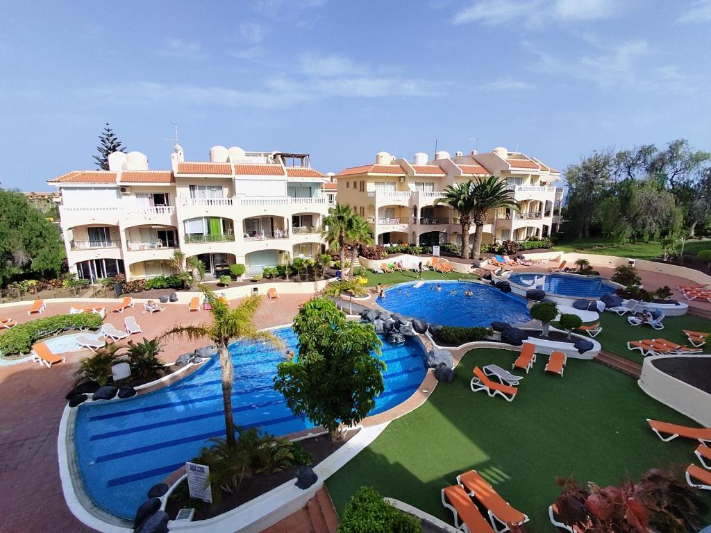 Bazén v ubytování Tenerife Golf Park Apartment nebo v jeho okolí
