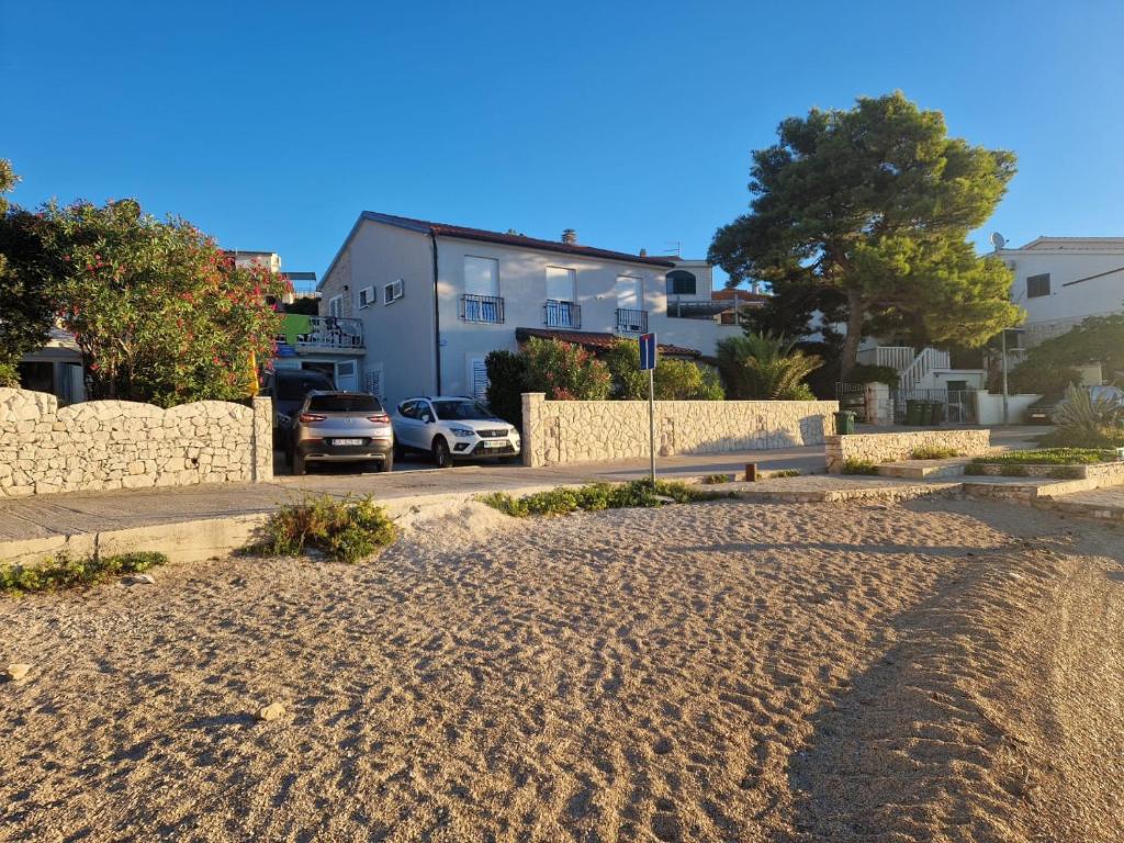 Budova, v ktorej sa apartmán nachádza