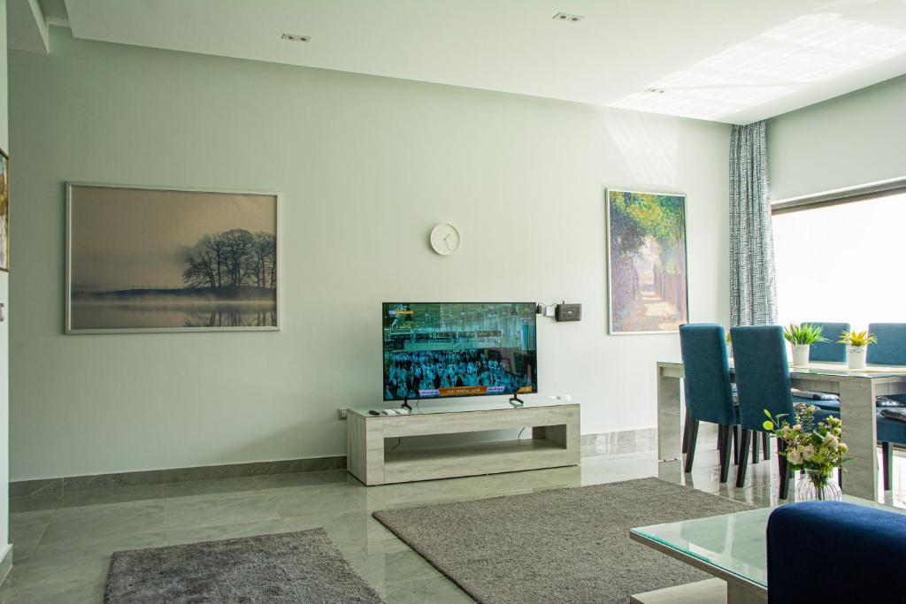 TV a/nebo společenská místnost v ubytování Lake View 284