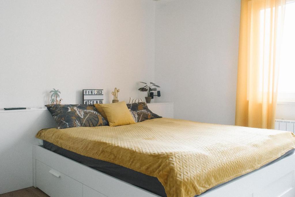 meebo apartments - Apartment