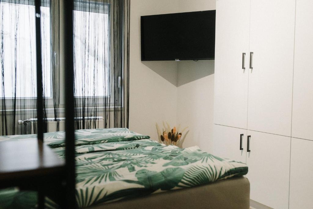 meebo apartments - Apartment
