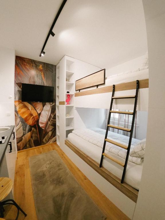 meebo apartments - Apartment