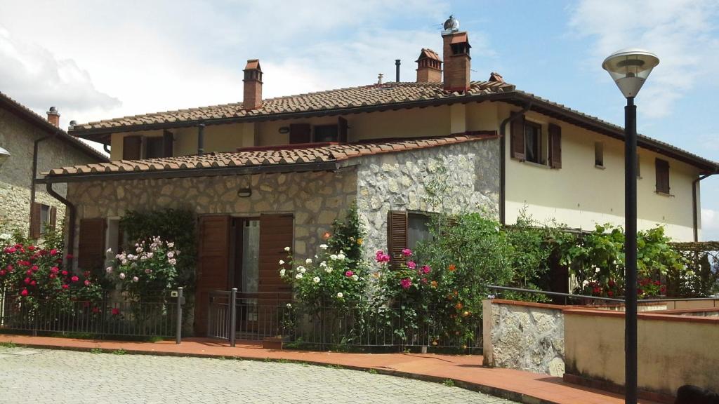 Vicino circuito Mugello, Panoramico con piscina - Housity