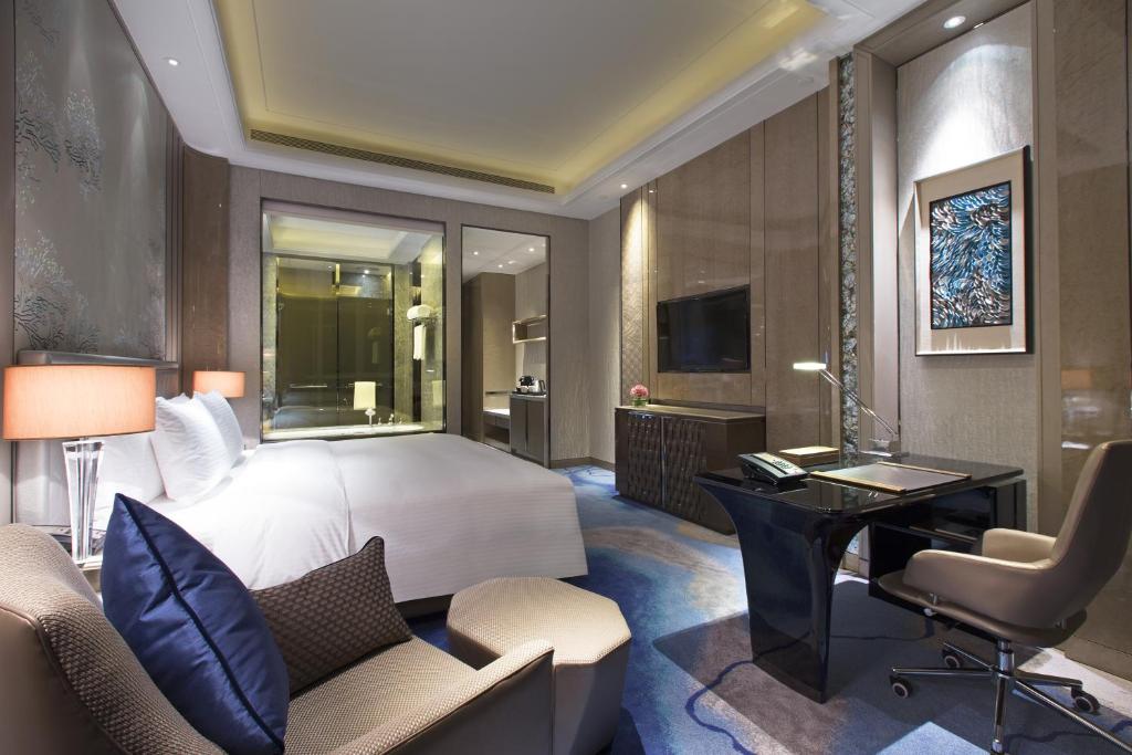 Pullman Yantai Center - Deluxe King Room With Sea View - High Floor