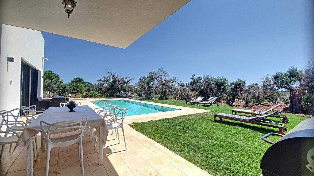 Fotografia z galérie ubytovania Modern 5-star villa with pool 1km from the sea v destinácii Leuca