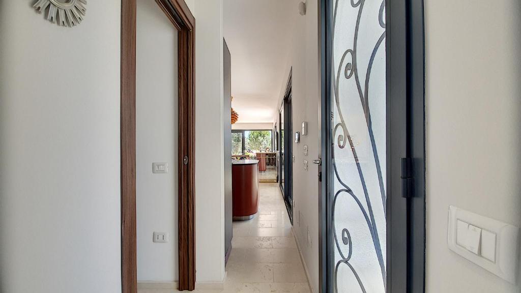 Fotografia z galérie ubytovania Modern 5-star villa with pool 1km from the sea v destinácii Leuca