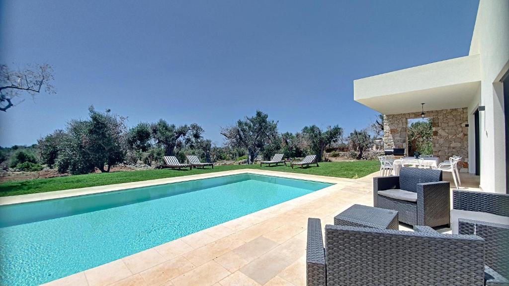 Fotografia z galérie ubytovania Modern 5-star villa with pool 1km from the sea v destinácii Leuca