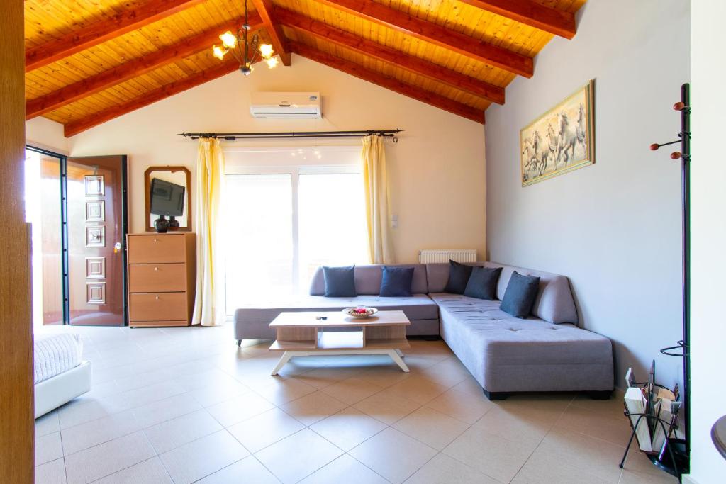 ATH Airport Suites Free Shuttle From And To Athens Airport - 12