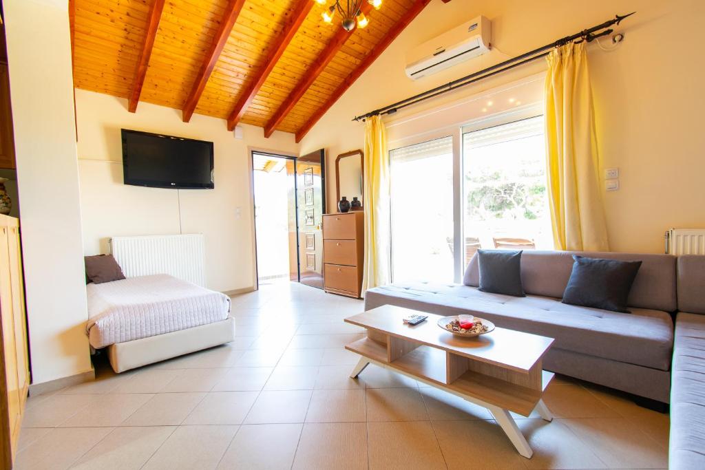 ATH Airport Suites Free Shuttle From And To Athens Airport - 13