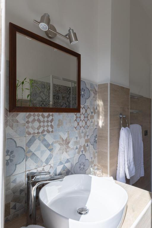 A bathroom at Appartamento con terrazza vicino al Vaticano